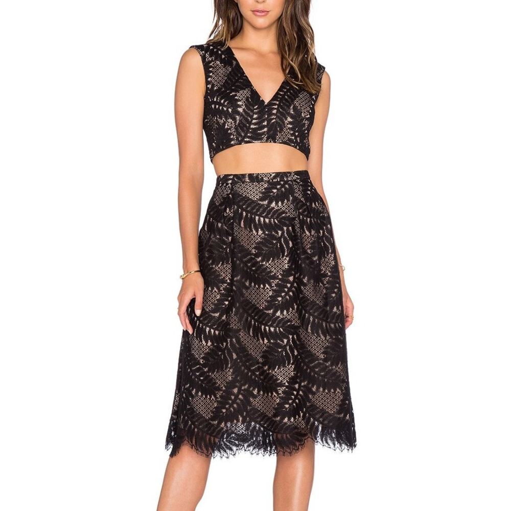 BCBGmaxazria Tyrah Black Lace Sleeveless V-neck Formal 2 Piece Skirt Dress Set